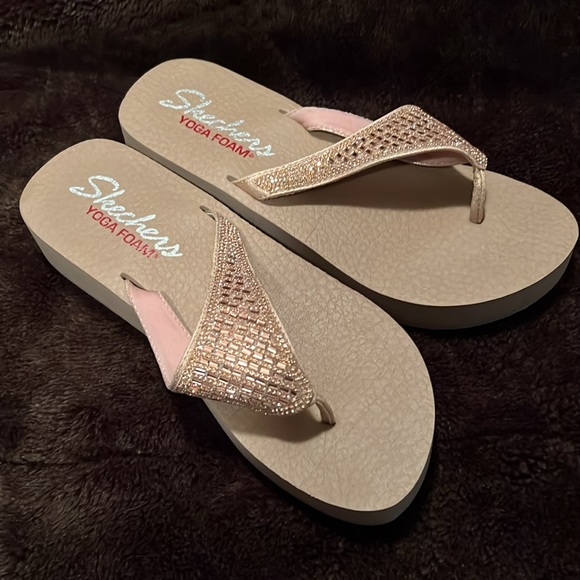 💗💗PRICE DROP💗💗NWOT-SKETCHERS YOGA FOAM ROSE GOLD SPARKLE✨ THONGS. SUPER SOFT - Picture 6 of 6